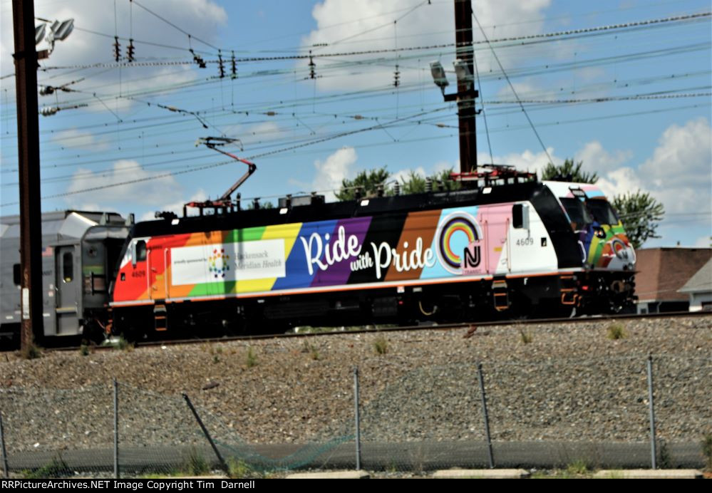 NJT 4609 Ride with Pride wrap